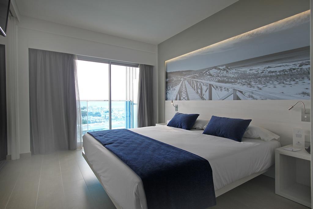 Double Room with Sea View,131846319:JPEG