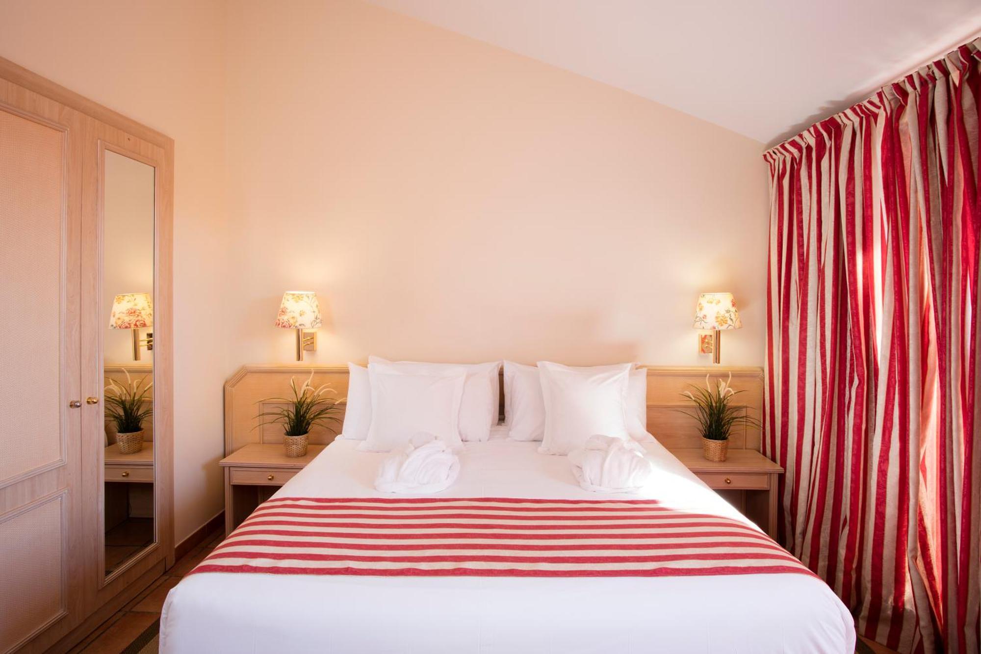 Superior Double Room with Terrace,781117653:JPEG
