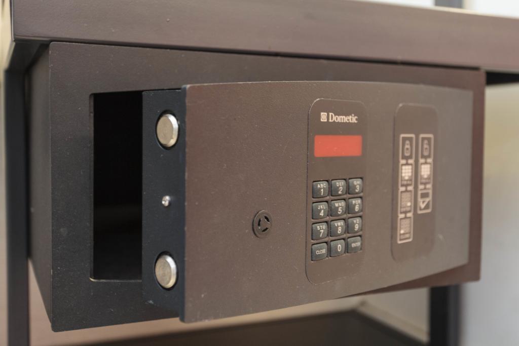 Single Room,124353417:JPEG