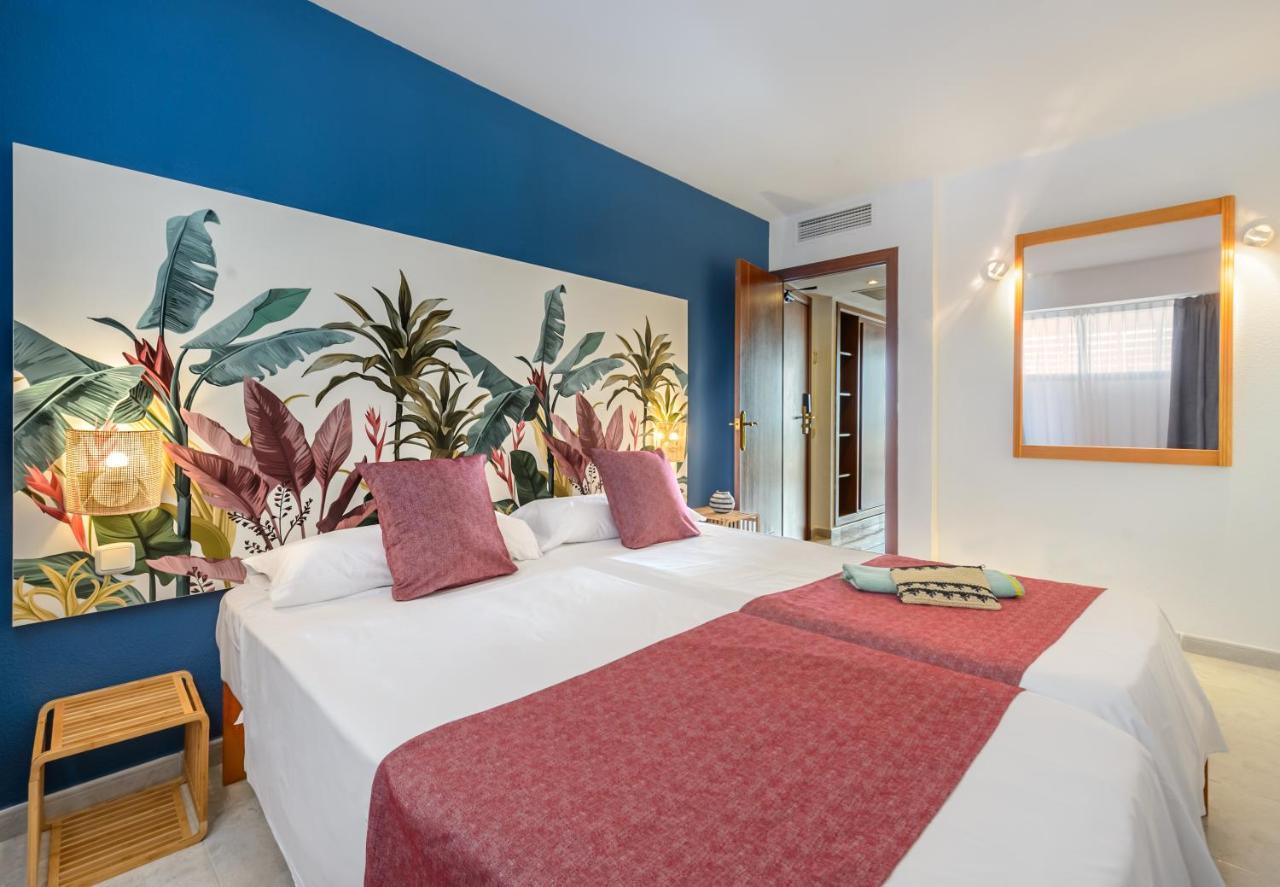 One-Bedroom Apartment with Sea View,1244998252:JPEG