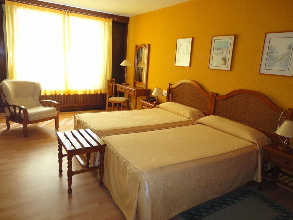 Double or Twin Room,129440043:JPEG