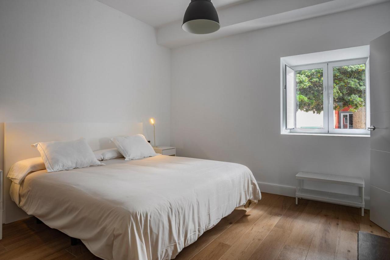 One-Bedroom Apartment,1261492822:JPEG