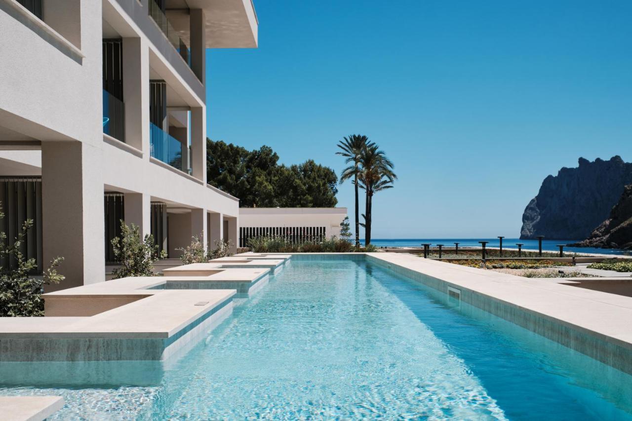 Privilege Room with Shared Swim Up Pool and Side Sea View,1263536515:JPEG