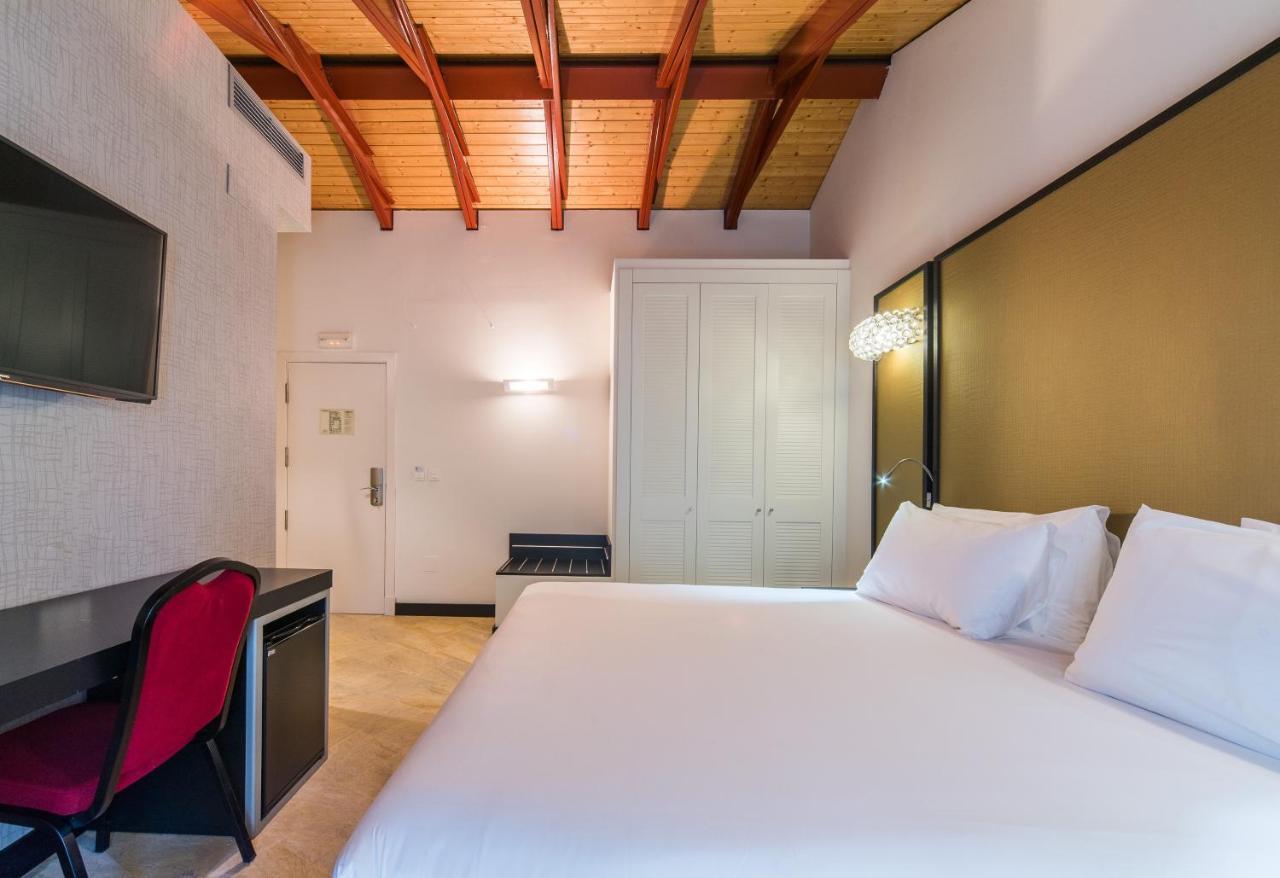 Double or Twin Room,1267915621:JPEG