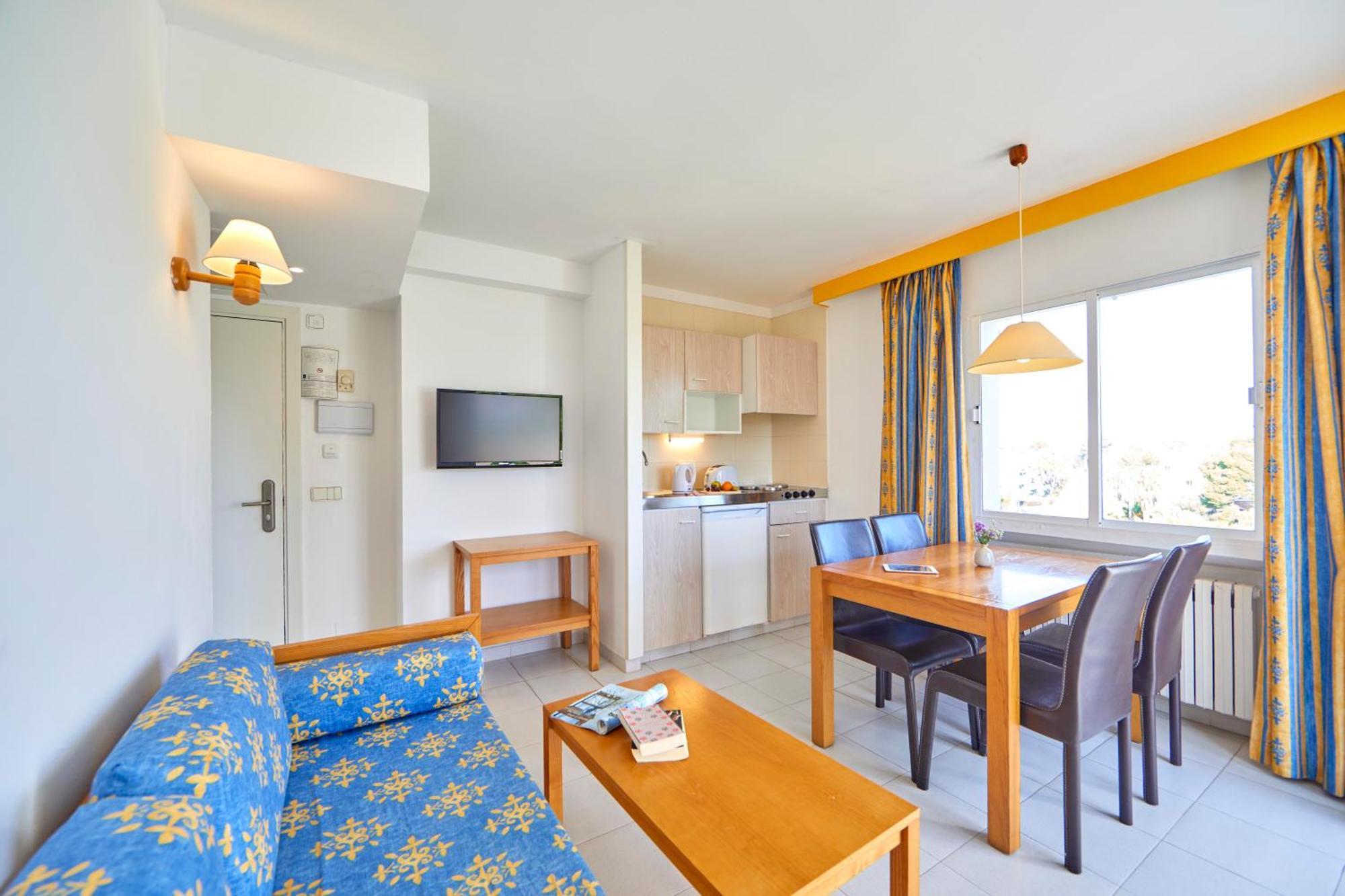 Two-Bedroom Apartment Self Catering,1272299347:JPEG