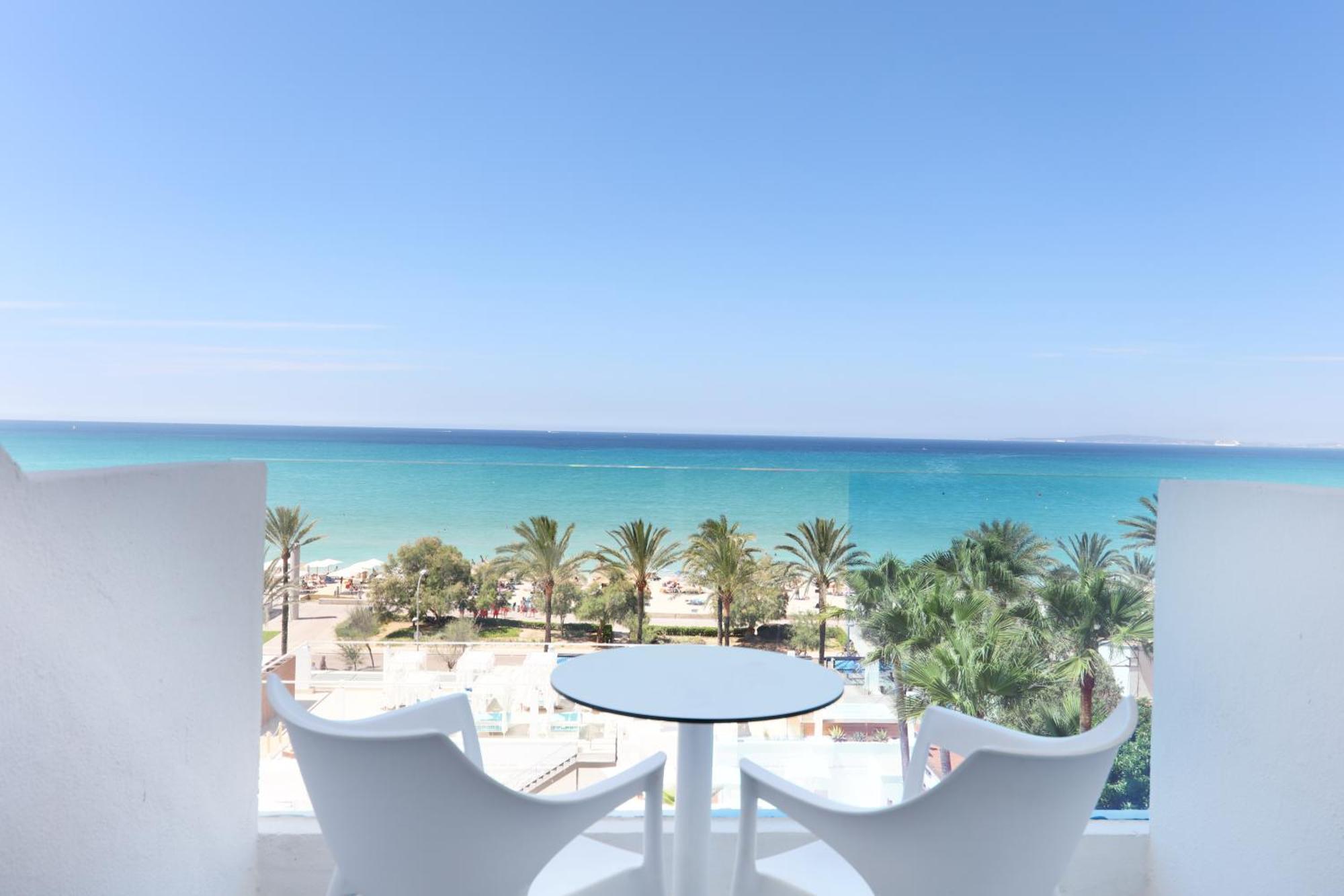 Double Room with Sea View Priority Location