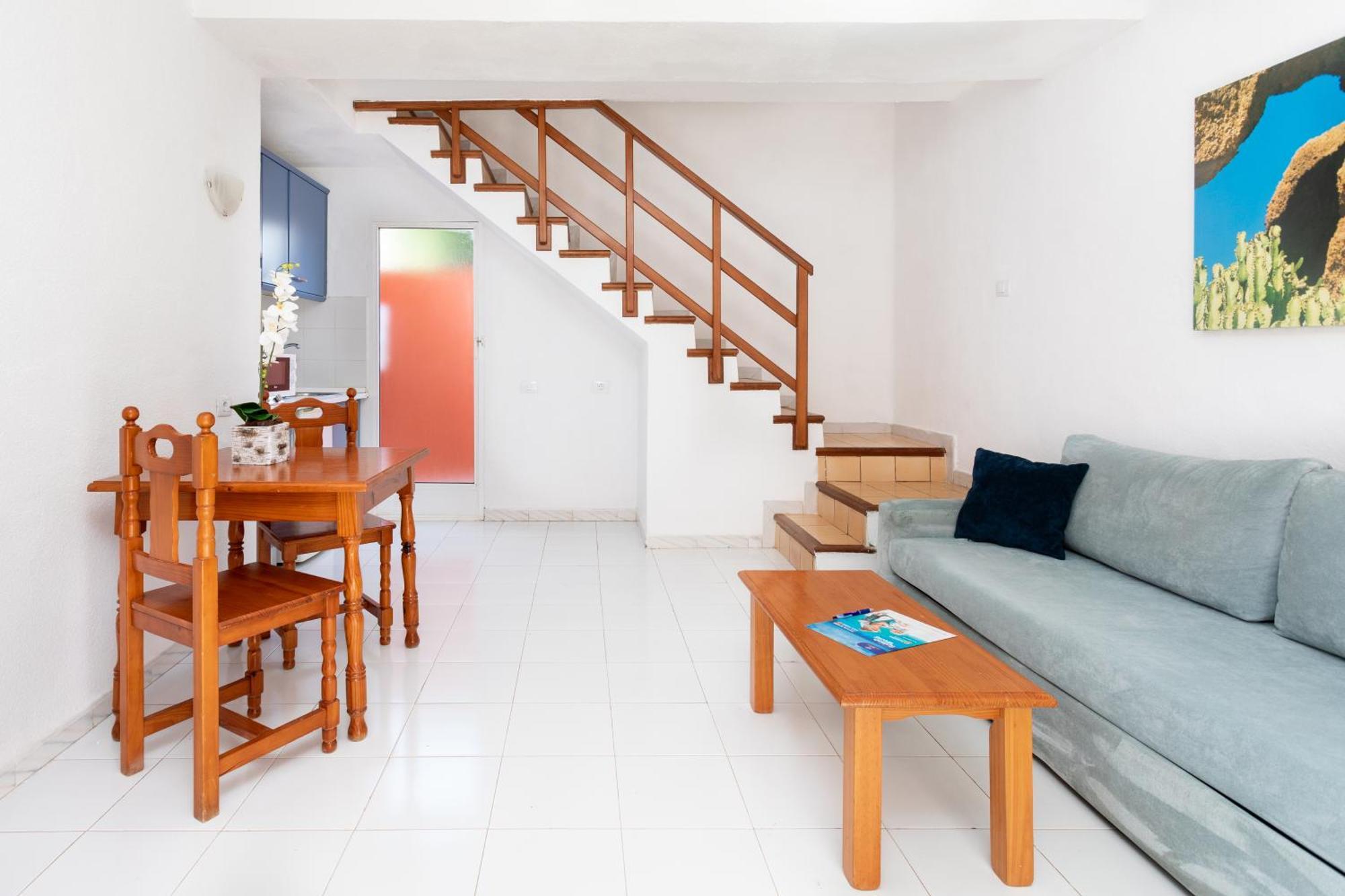 Duplex (1 adult),1272387604:JPEG