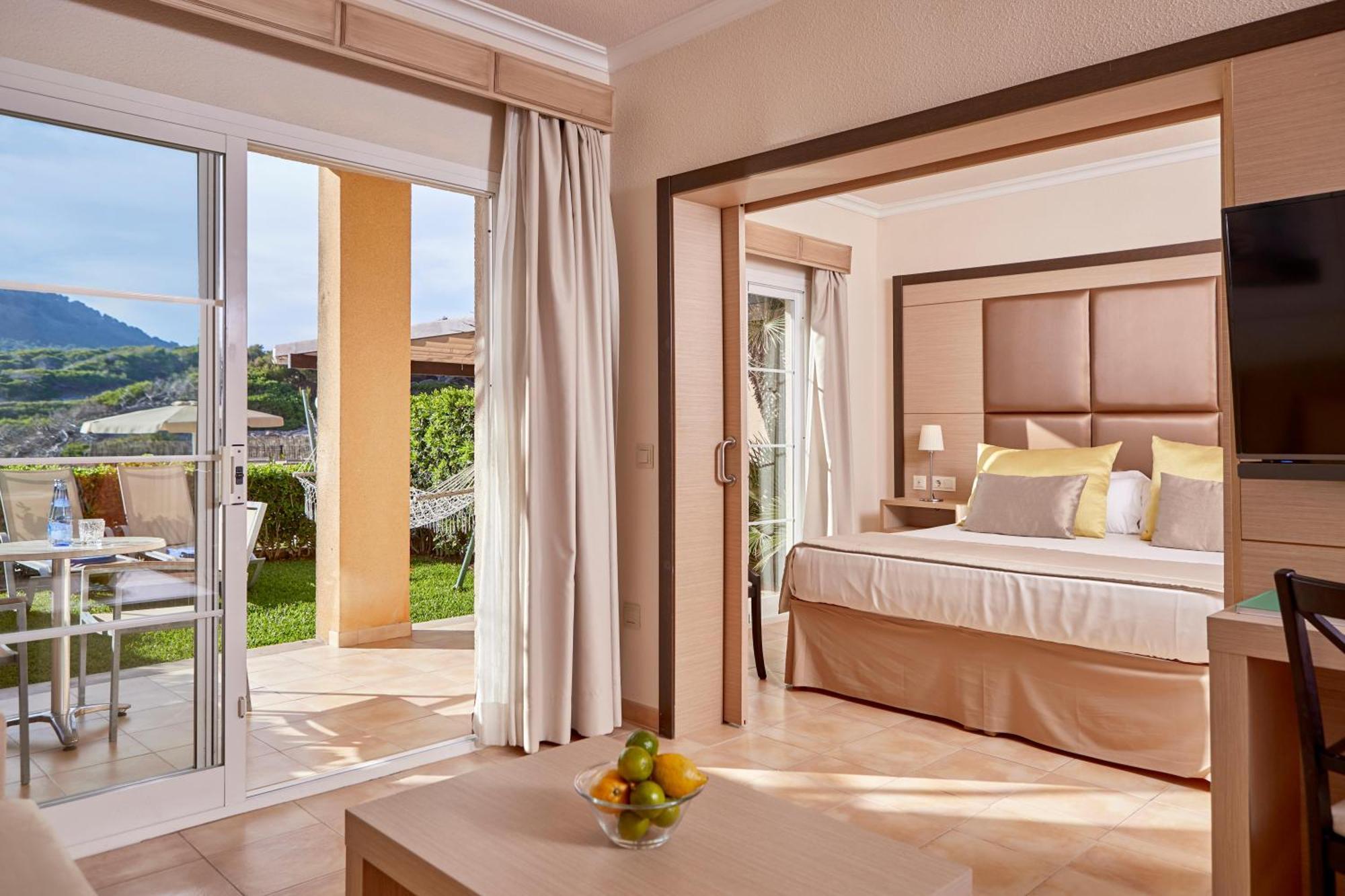 One-Bedroom Swim up Suite,1272415810:JPEG
