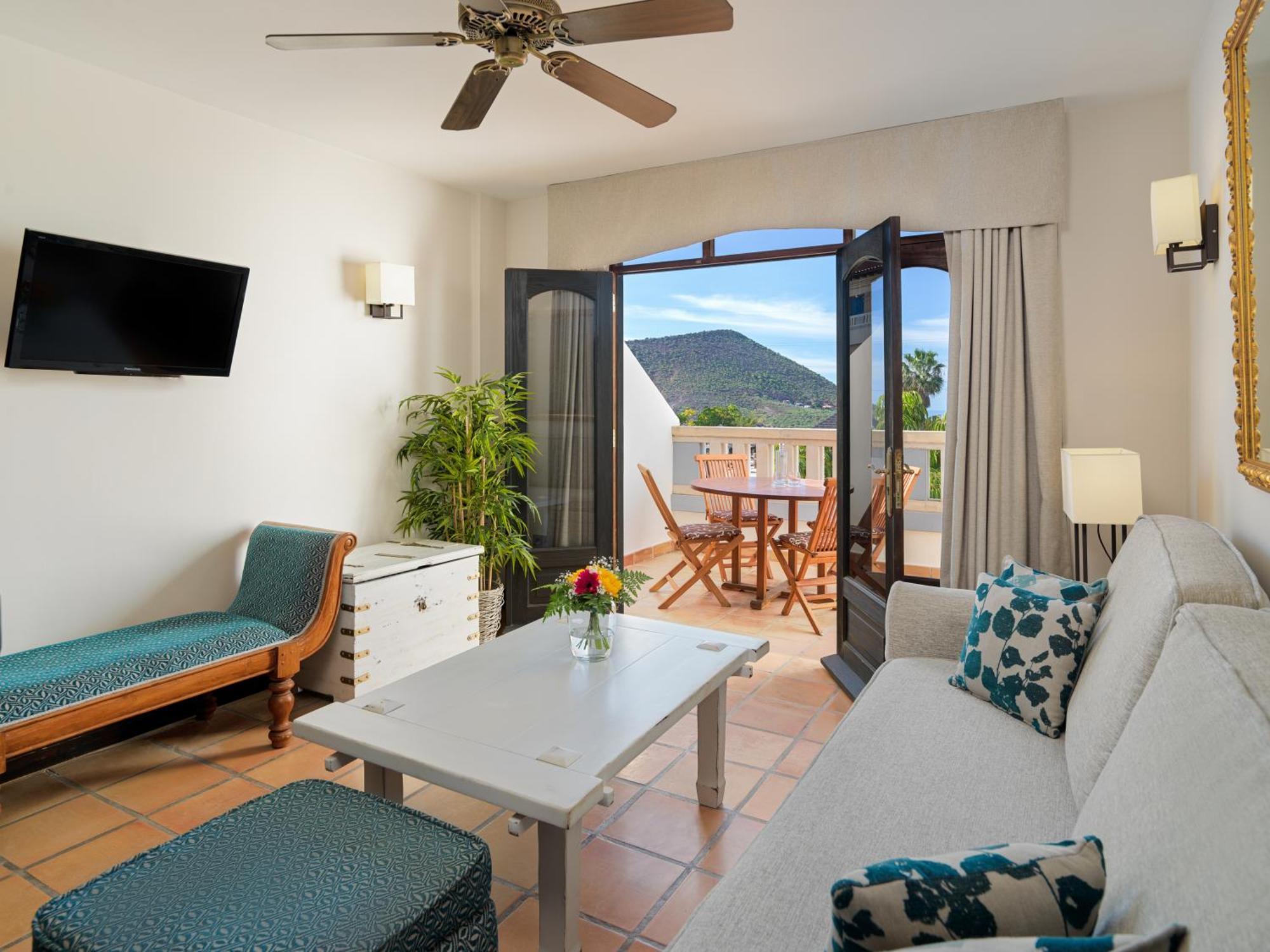 One-Bedroom Apartment Suite with Jacuzzi & Solarium,1306936588:JPEG