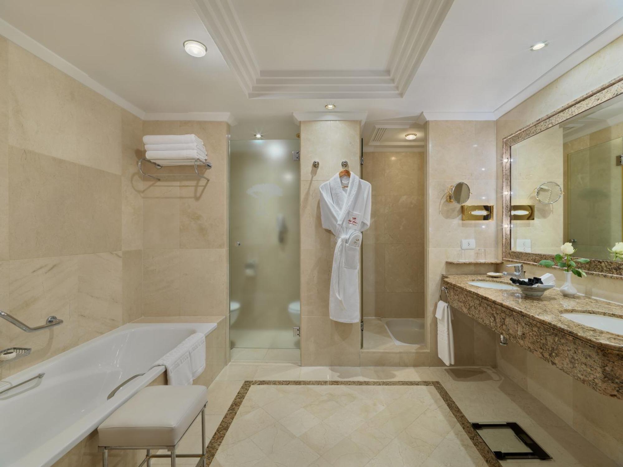 Ambassador Junior Suite Spa View 11,1693276388:JPEG