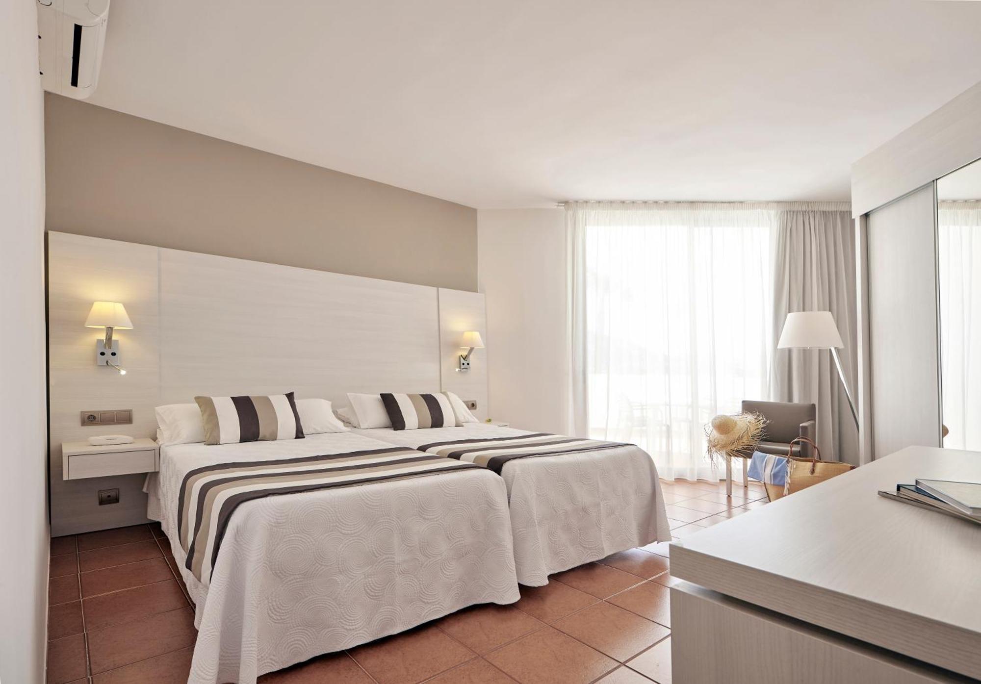Double or Twin Room with Terrace,1272524800:JPEG
