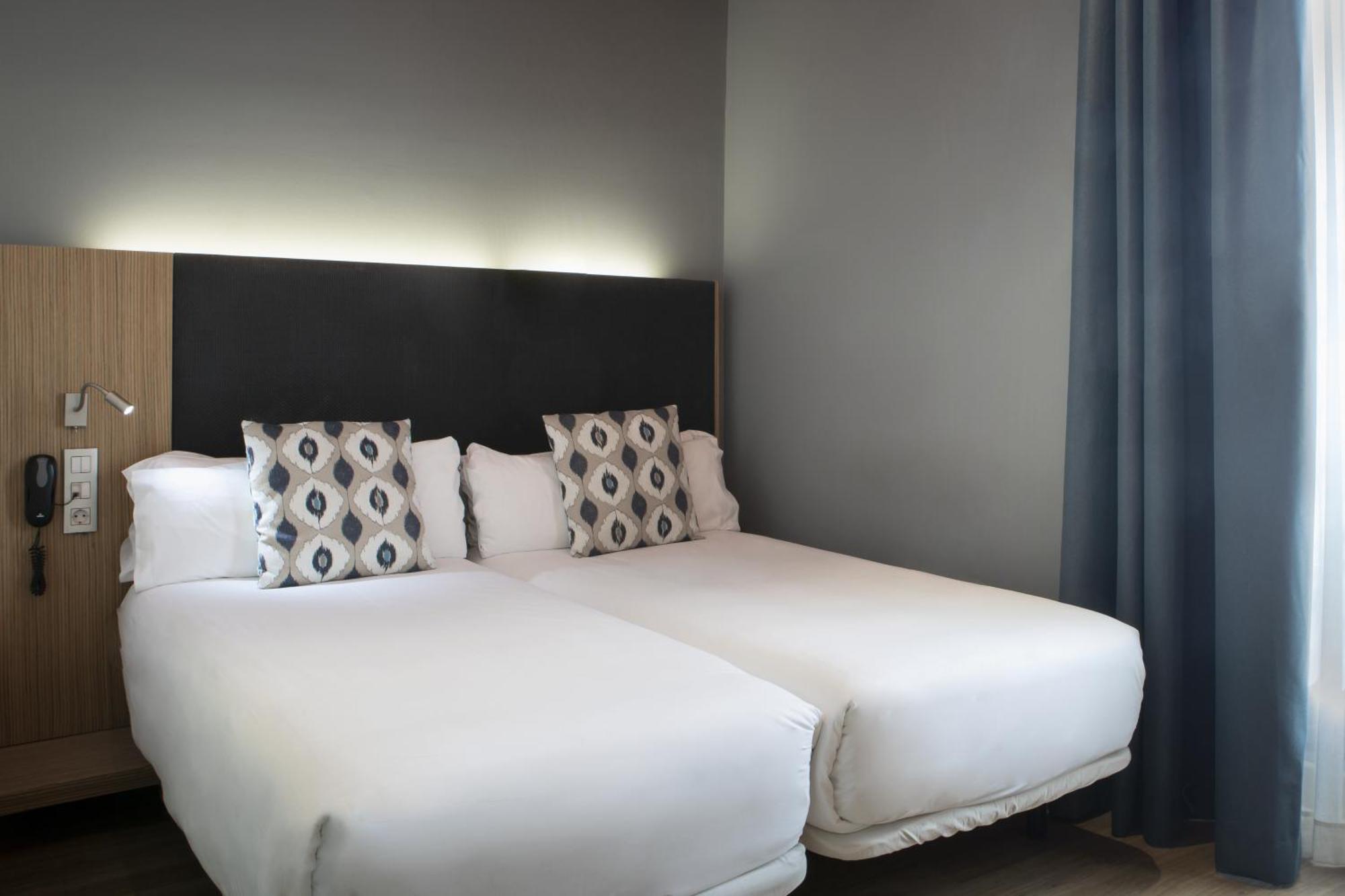 Double or Twin Room (1-2 Adults),1272526585:JPEG