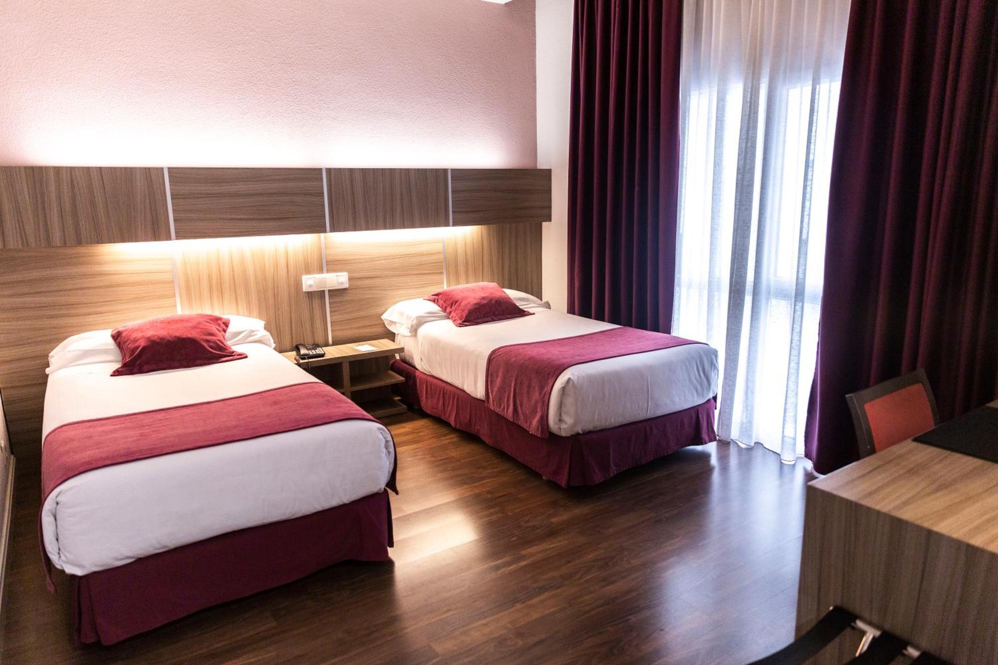 Double or Twin Room,1272529183:JPEG