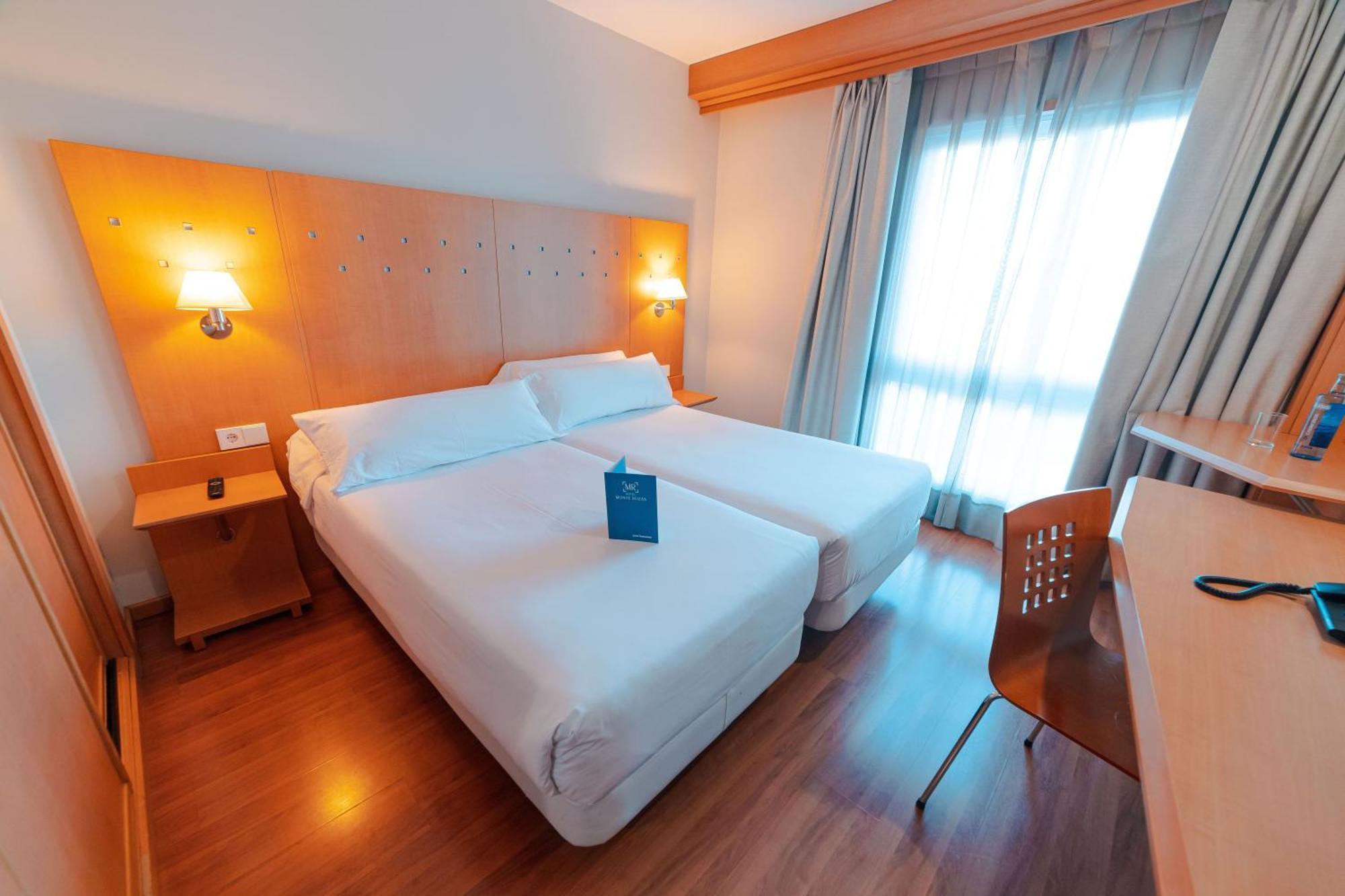 Twin Room,1272552340:JPEG
