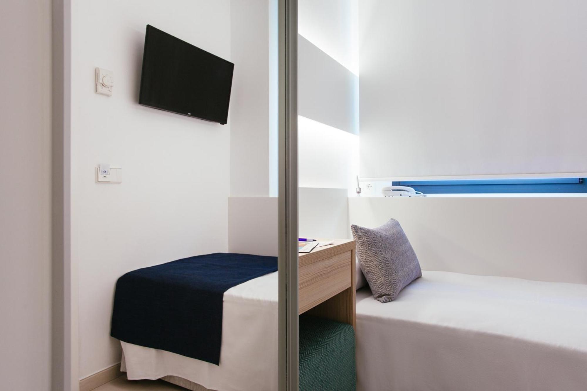 Standard Single Room,1272687913:JPEG