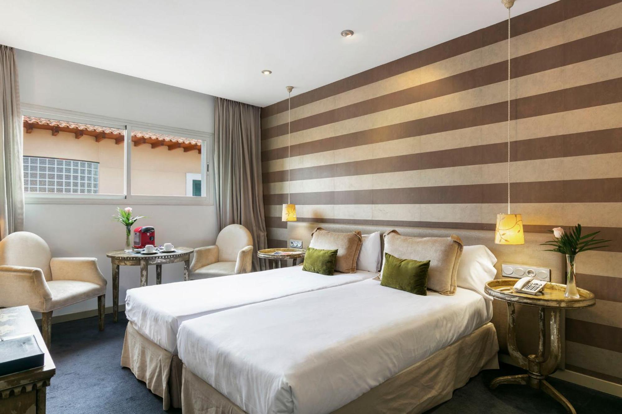 Superior Double or Twin Room,1272689626:JPEG