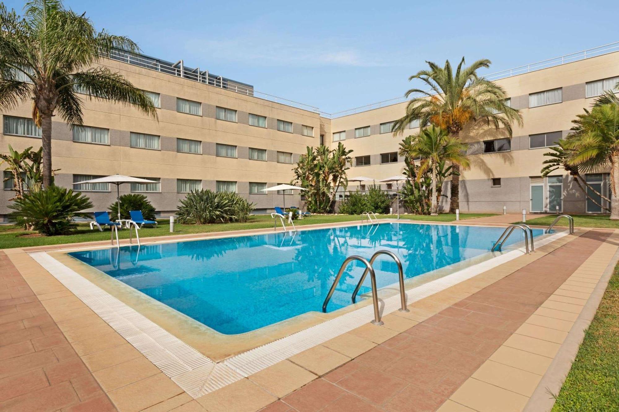 Camera King con Vista Piscina - Non-Fumatori