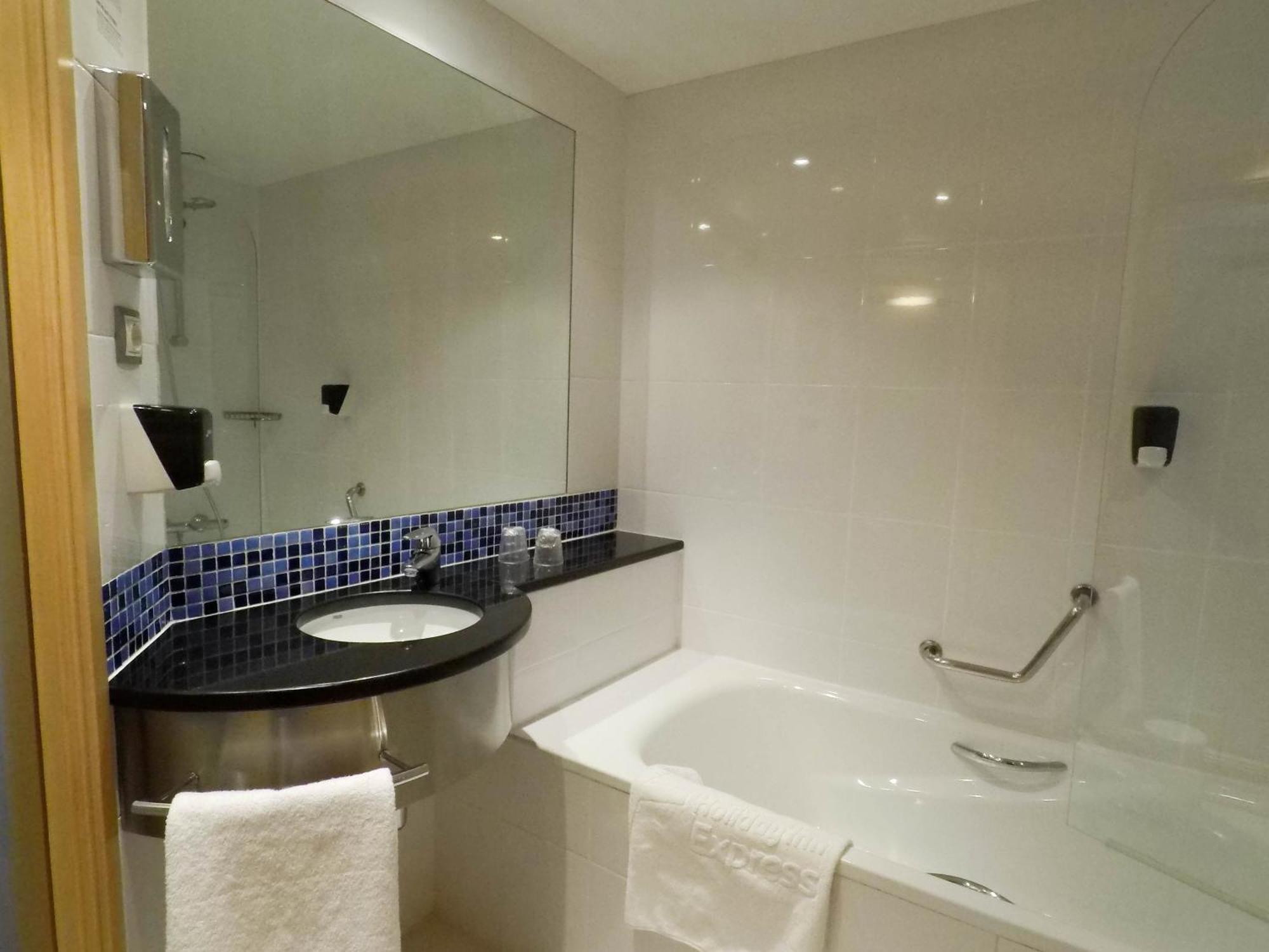 Standard Room with Free Breakfast