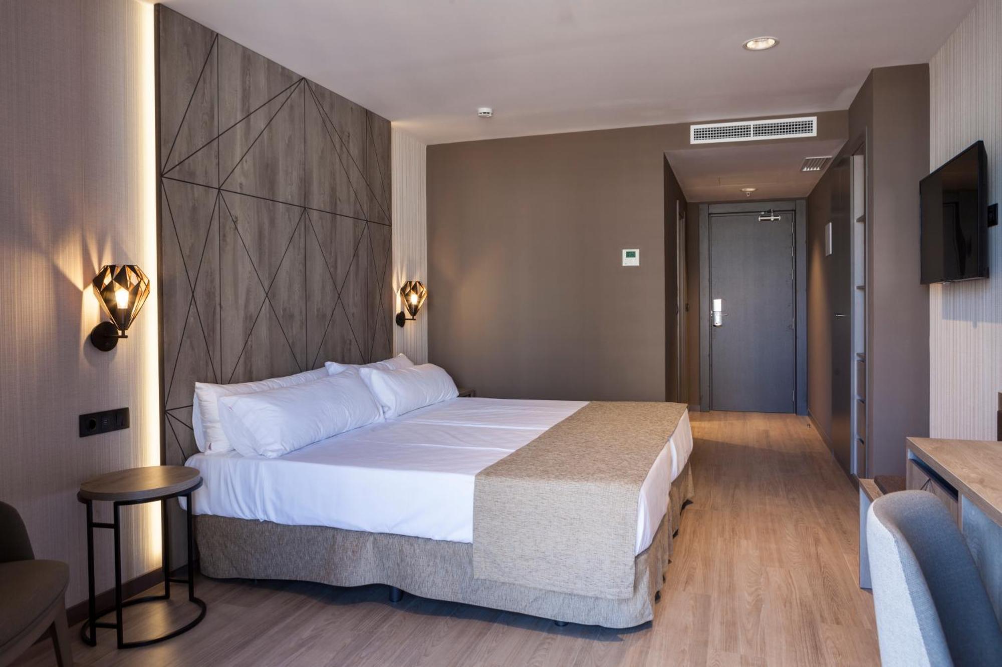 Superior Double or Twin Room City View