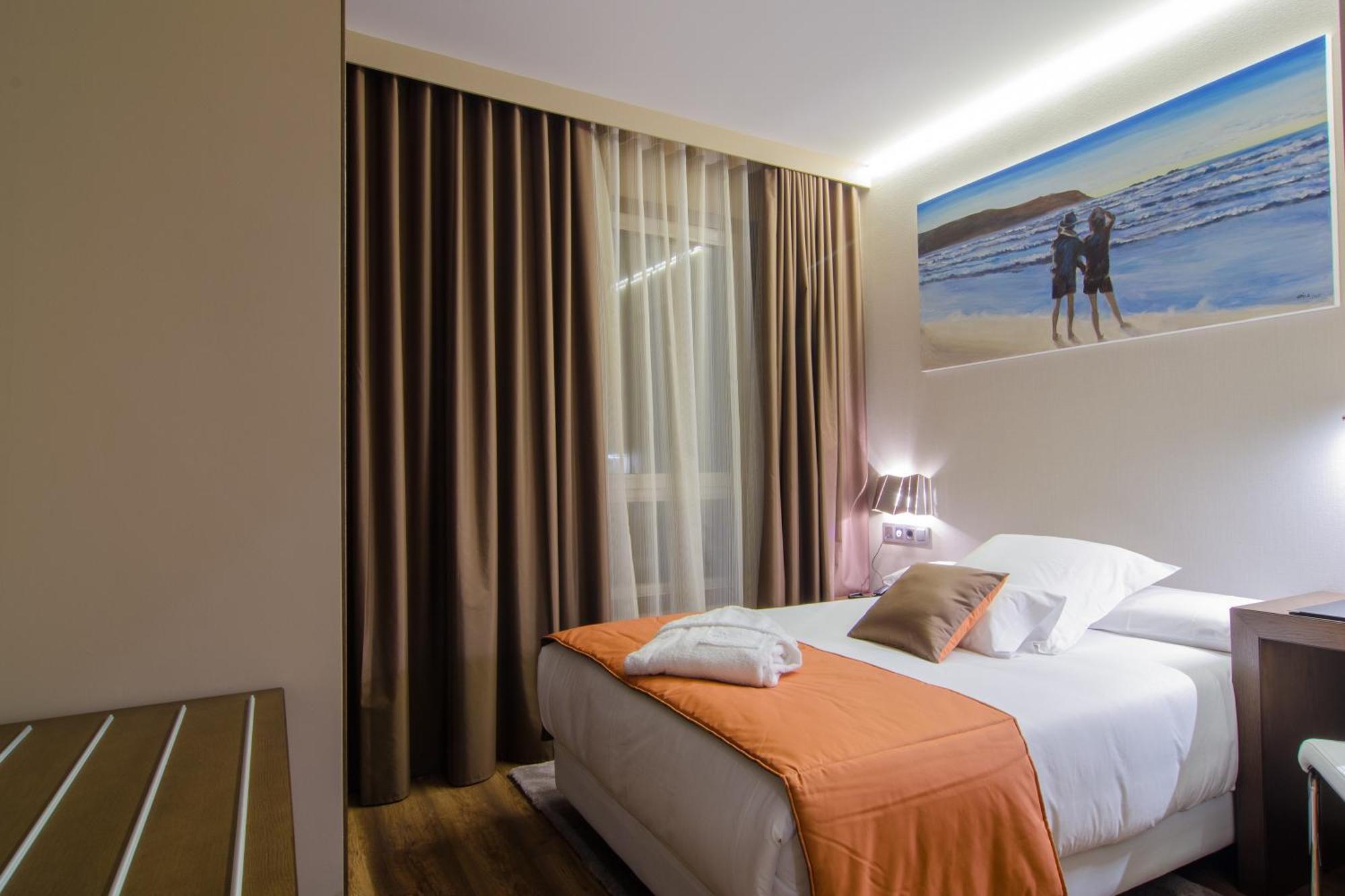 Single Room,455245182:JPEG