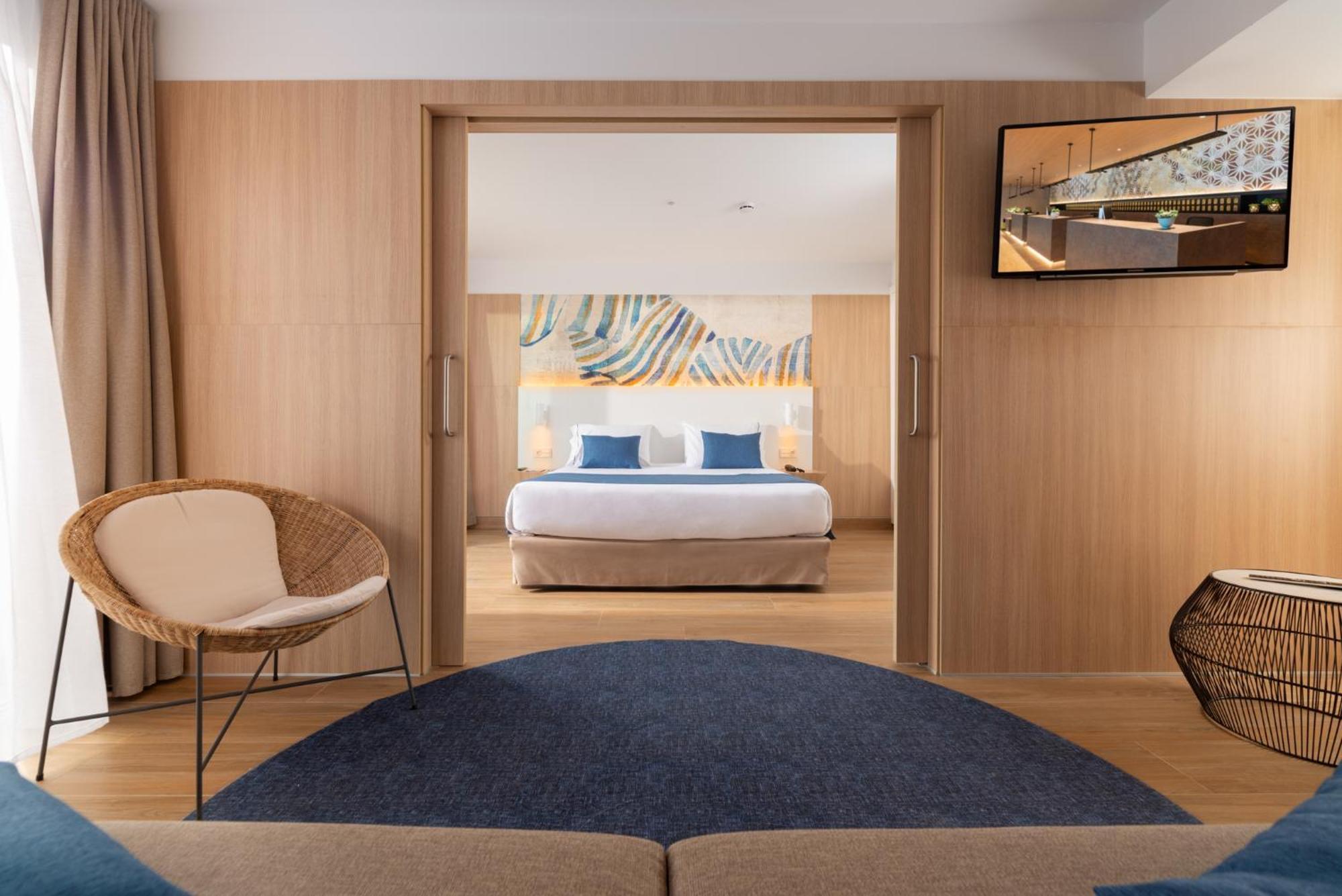 Family Suite with Pool View (2 Adults +2 Children)