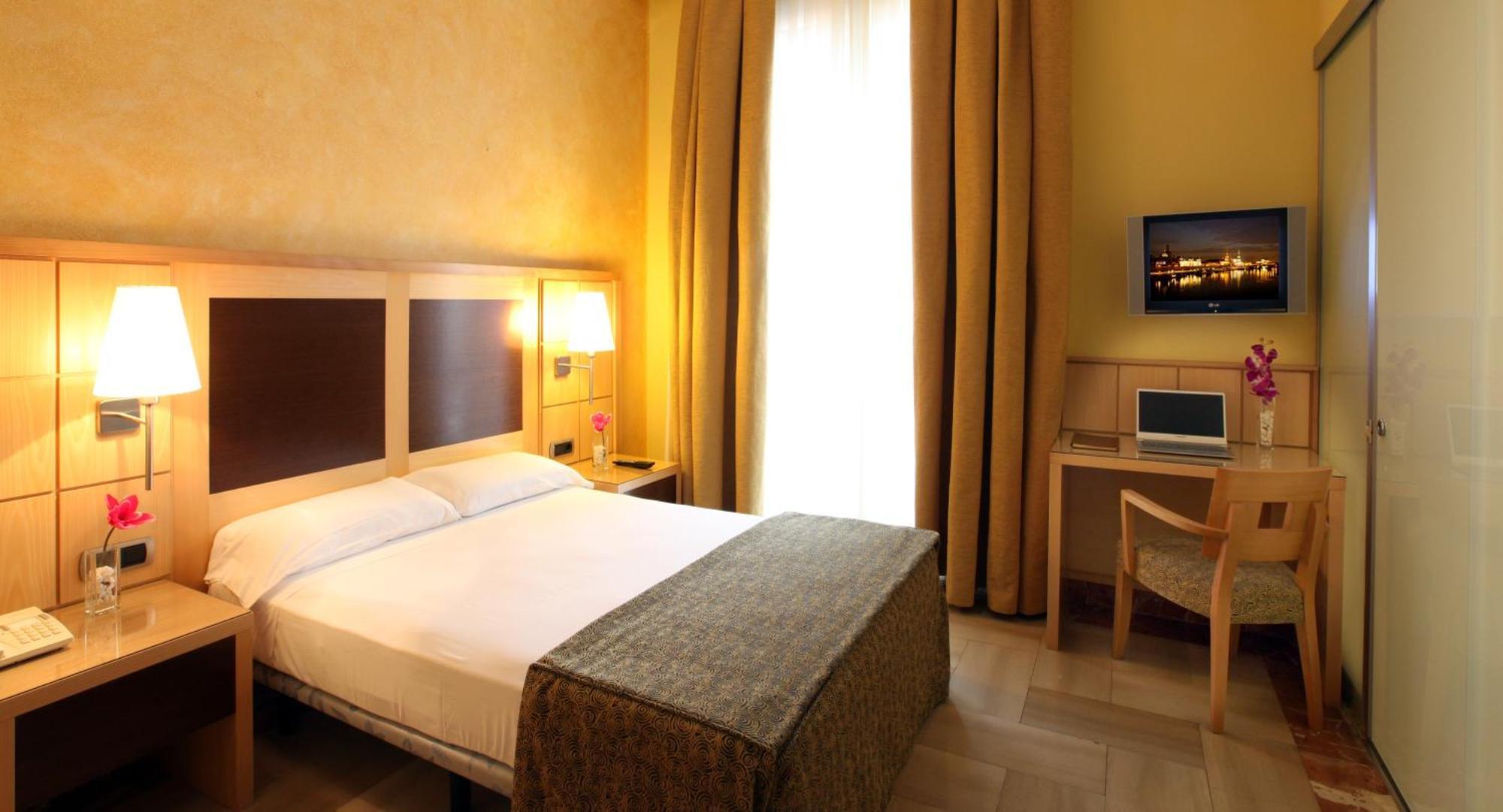 Double Room (1 Adult)