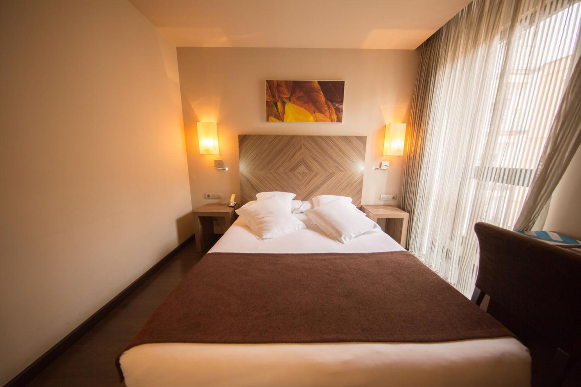Budget Double Room,695819535:JPEG