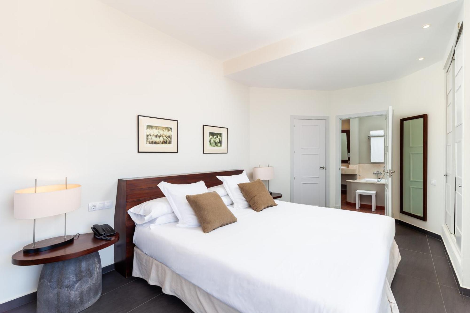 Superior Double Room,1278935188:JPEG