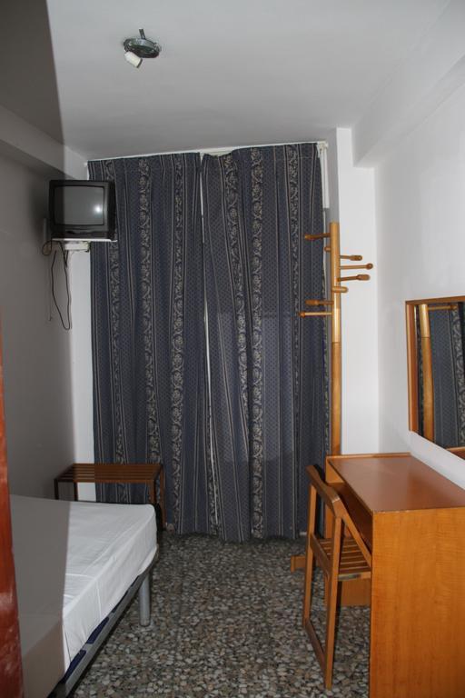 Single Room,135395475:JPEG