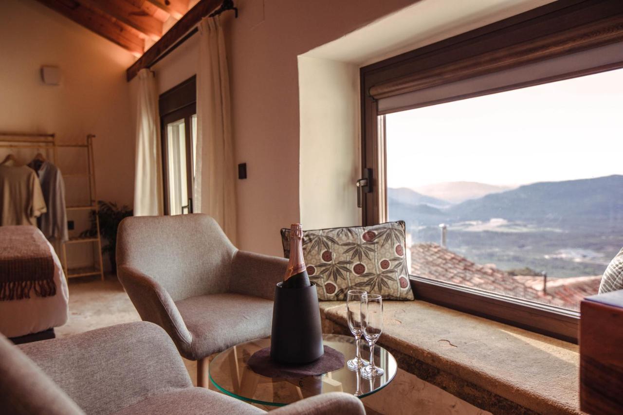 Habitación Doble Deluxe con balcón, vistas a la montaña y bañera