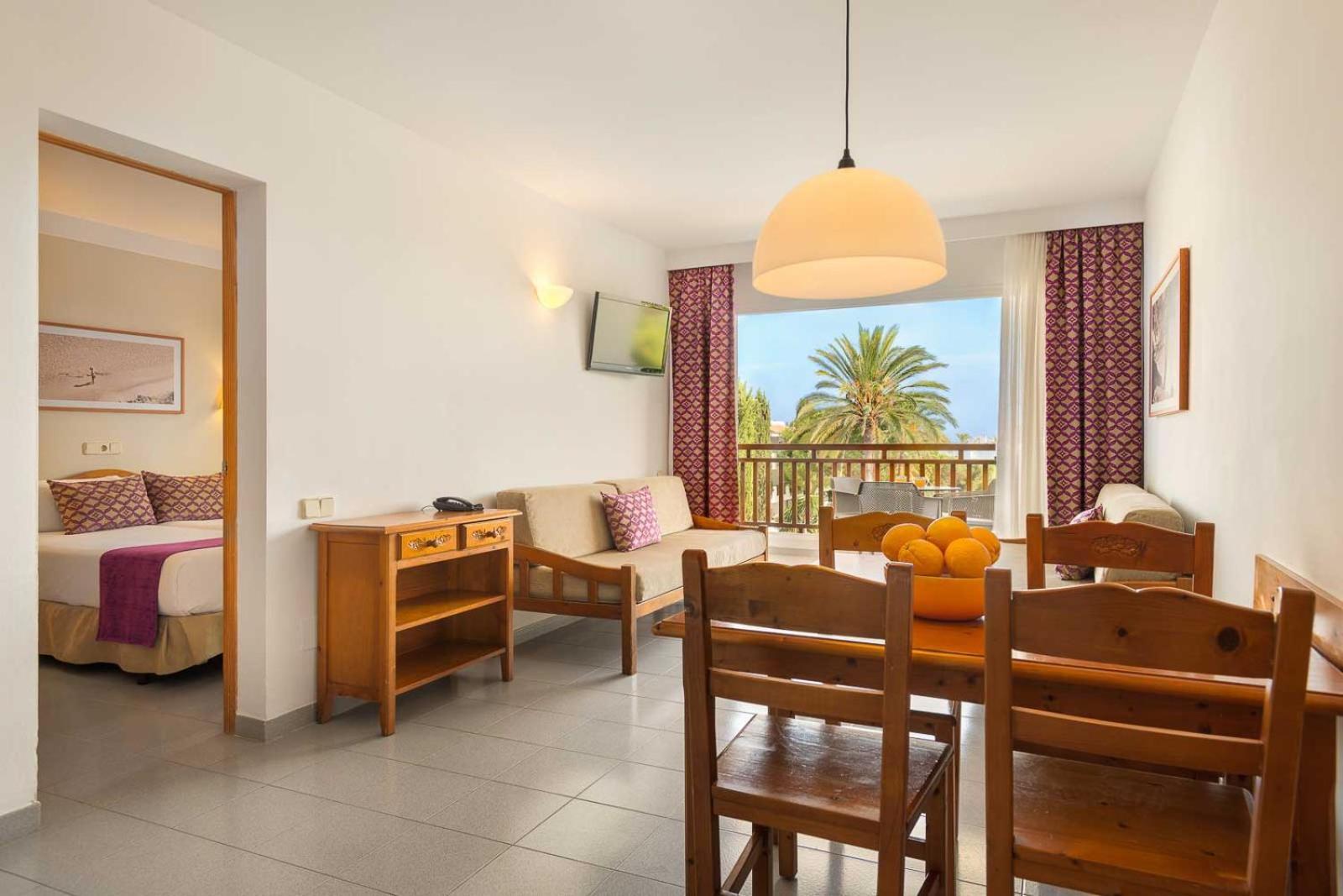 One-Bedroom Apartment,1306697497:JPEG