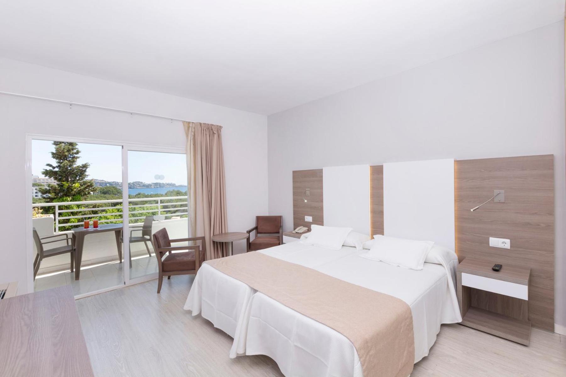 Triple Room,1306739986:JPEG