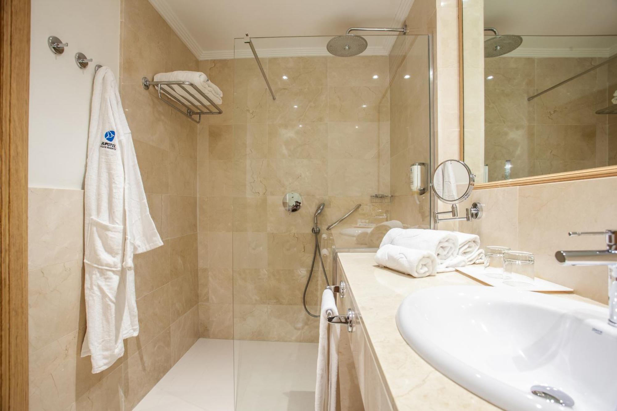 Suite with Pool View (2 Adults),1538796871:JPEG