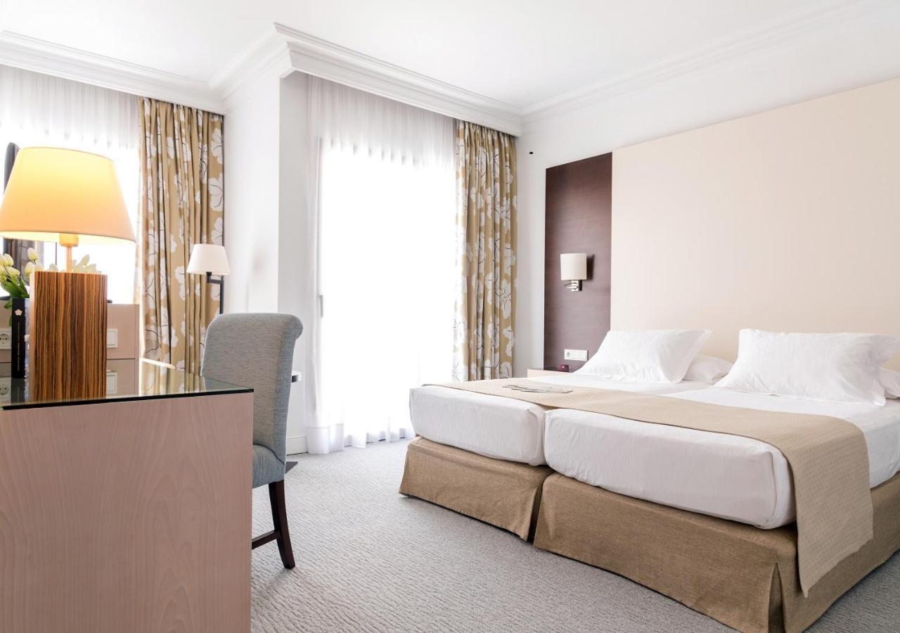 Deluxe Triple Room with partial Sea/Hill View,1632204629:JPEG