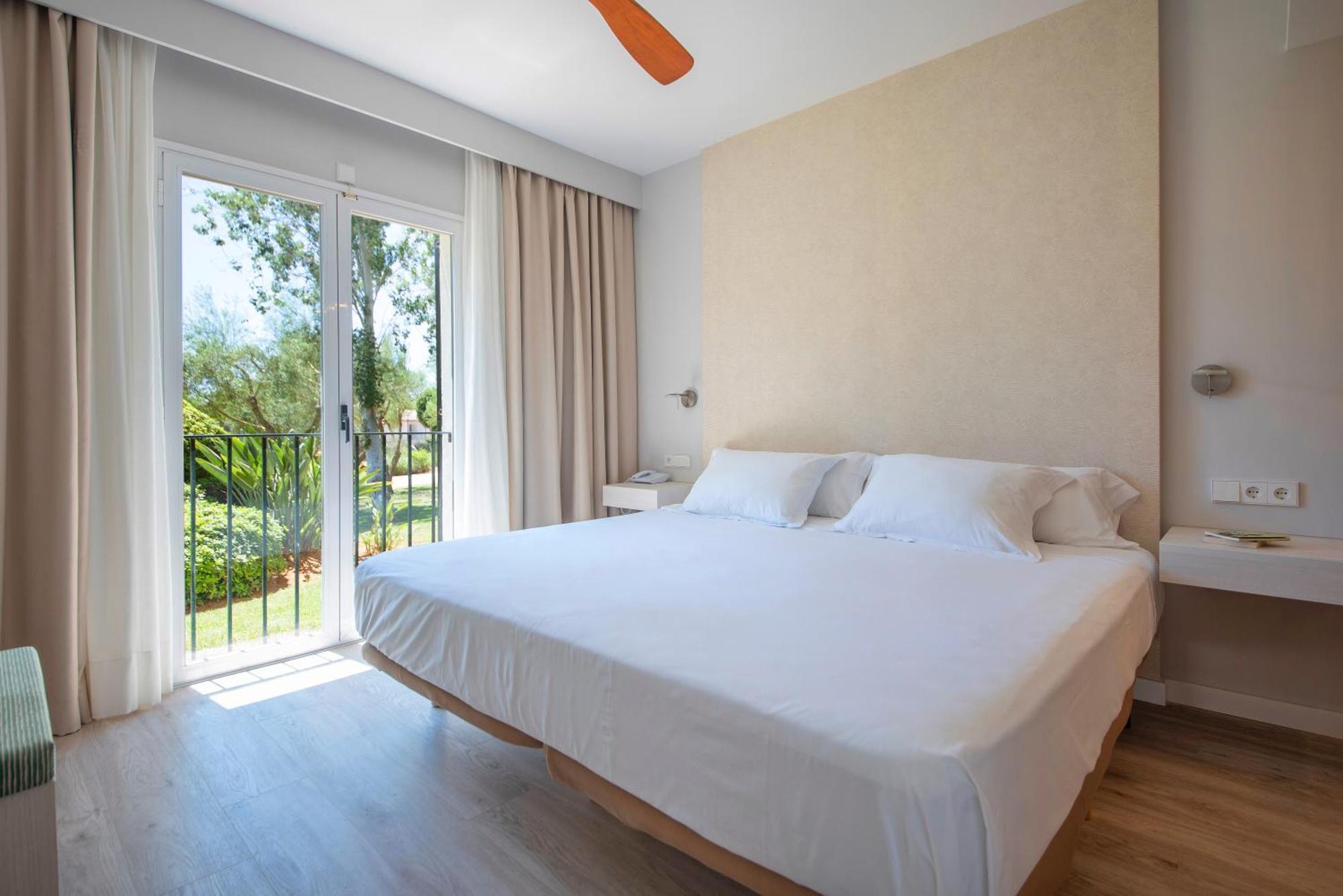 Suite Select (3 Adults) with Spa Access,1306790935:JPEG