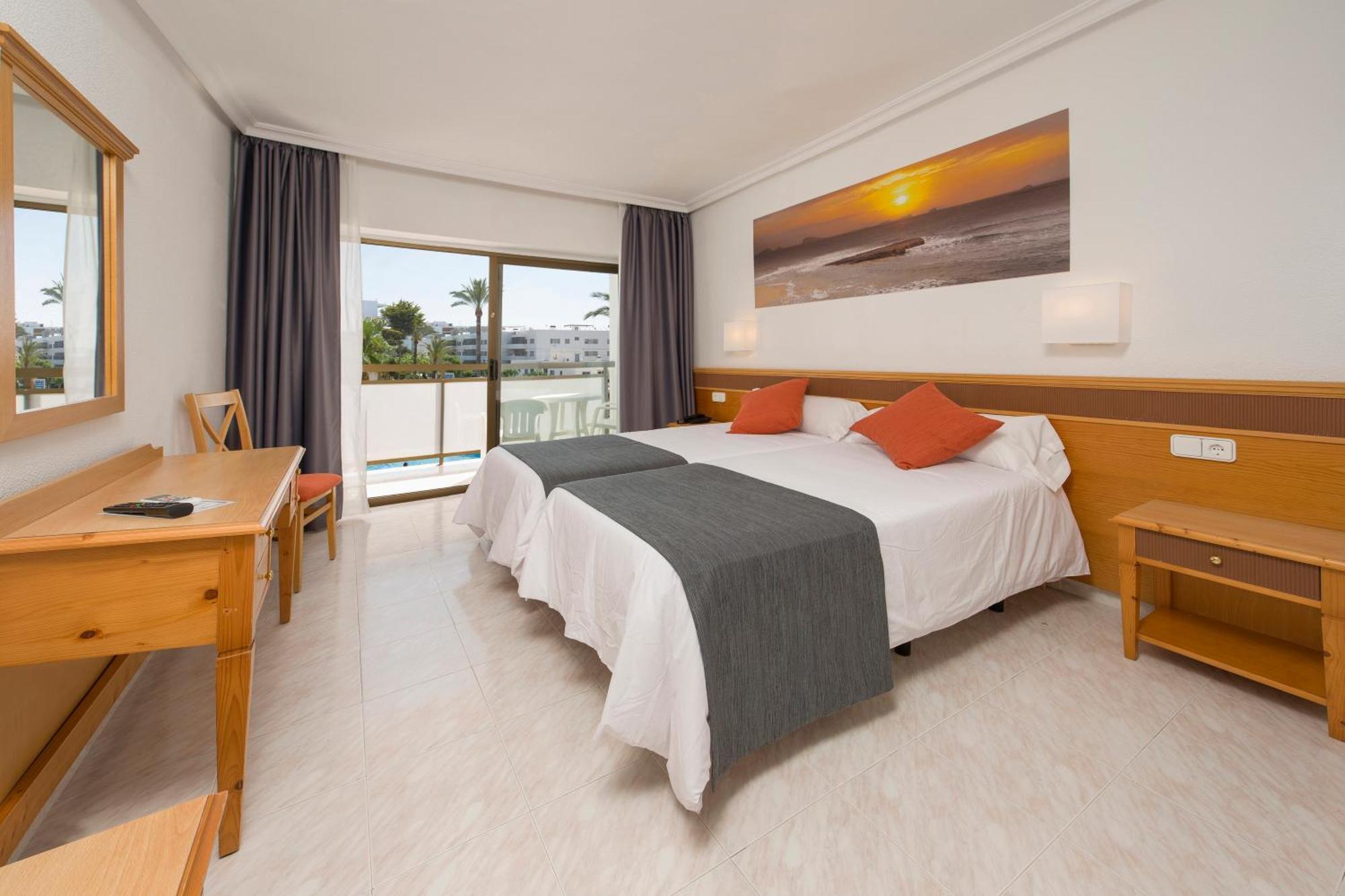 Twin Room with Pool View,1306949164:JPEG