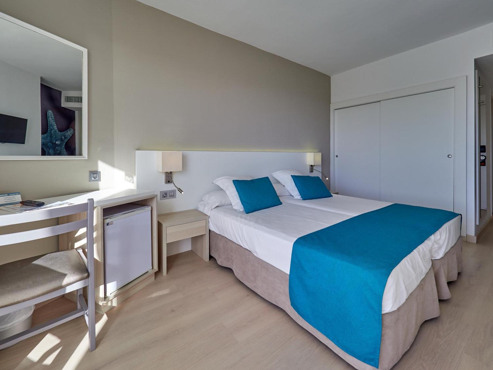 Double Room with Pool View and Balcony,1307092744:JPEG