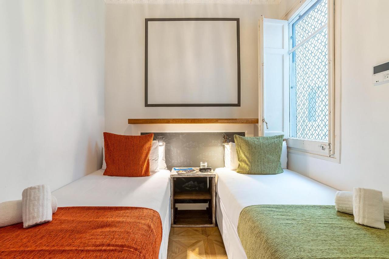 One-Bedroom Apartment,1308357646:JPEG