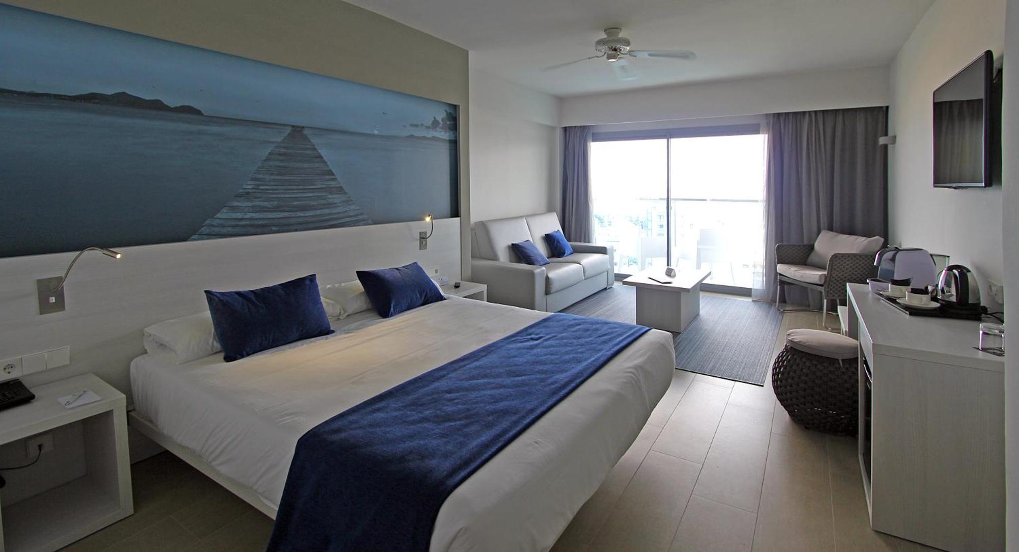Junior Suite,168069387:JPEG
