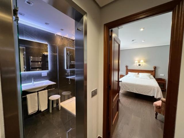 Superior Double or Twin Room,1325041093:JPEG