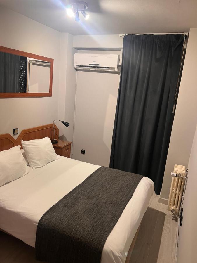 Double or Twin Room,1333680836:JPEG