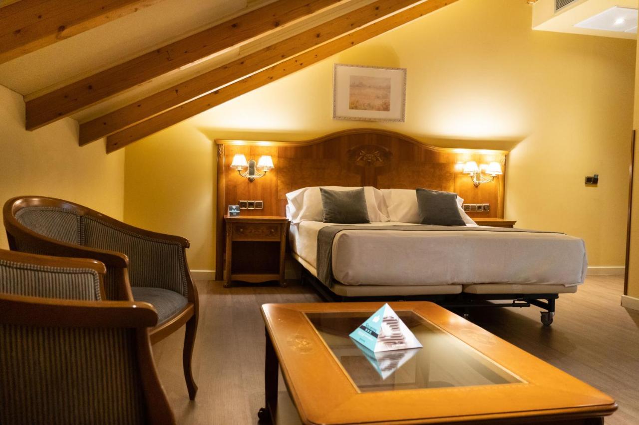 Standard Double or Twin Room,1340211278:JPEG