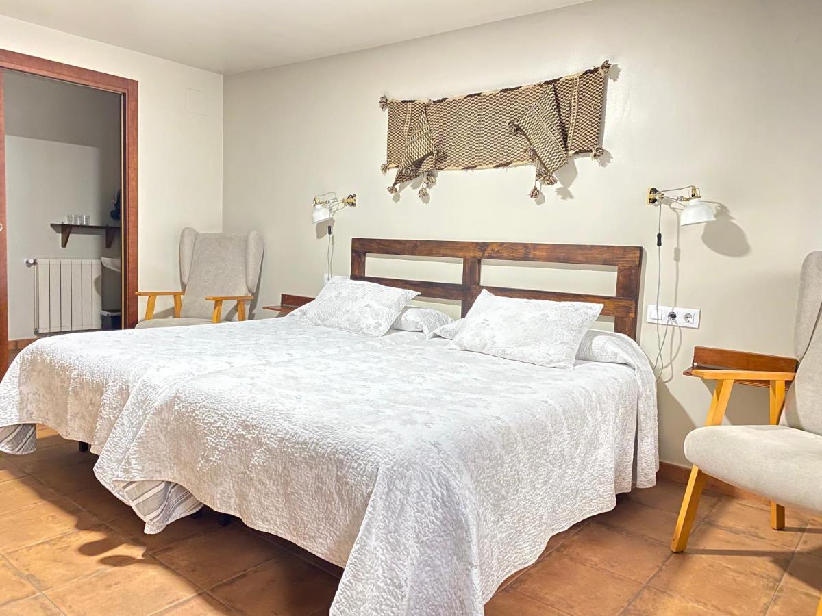 Twin Room,1341847940:JPEG