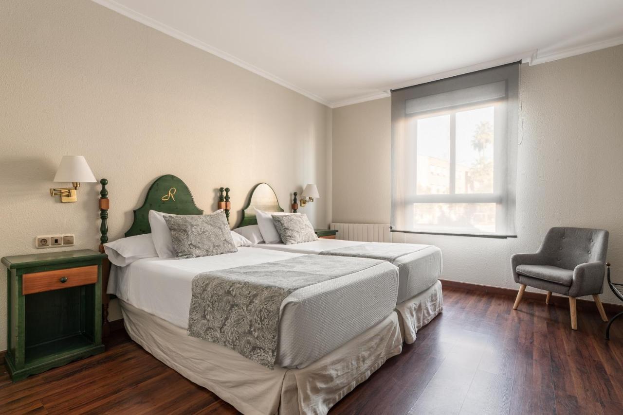 Standard Twin Room,1347457358:JPEG