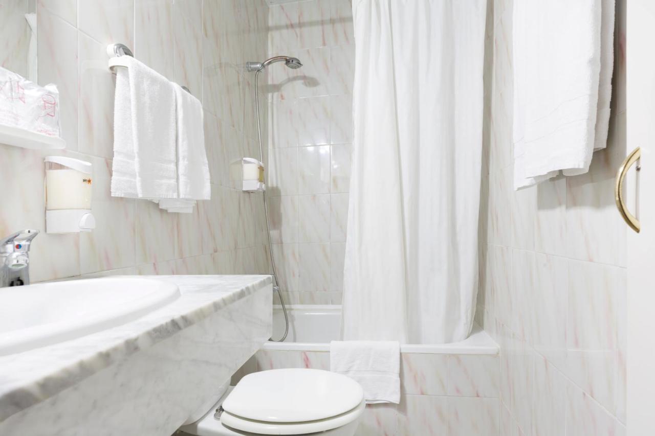 Habitación Triple Estándar con balcón