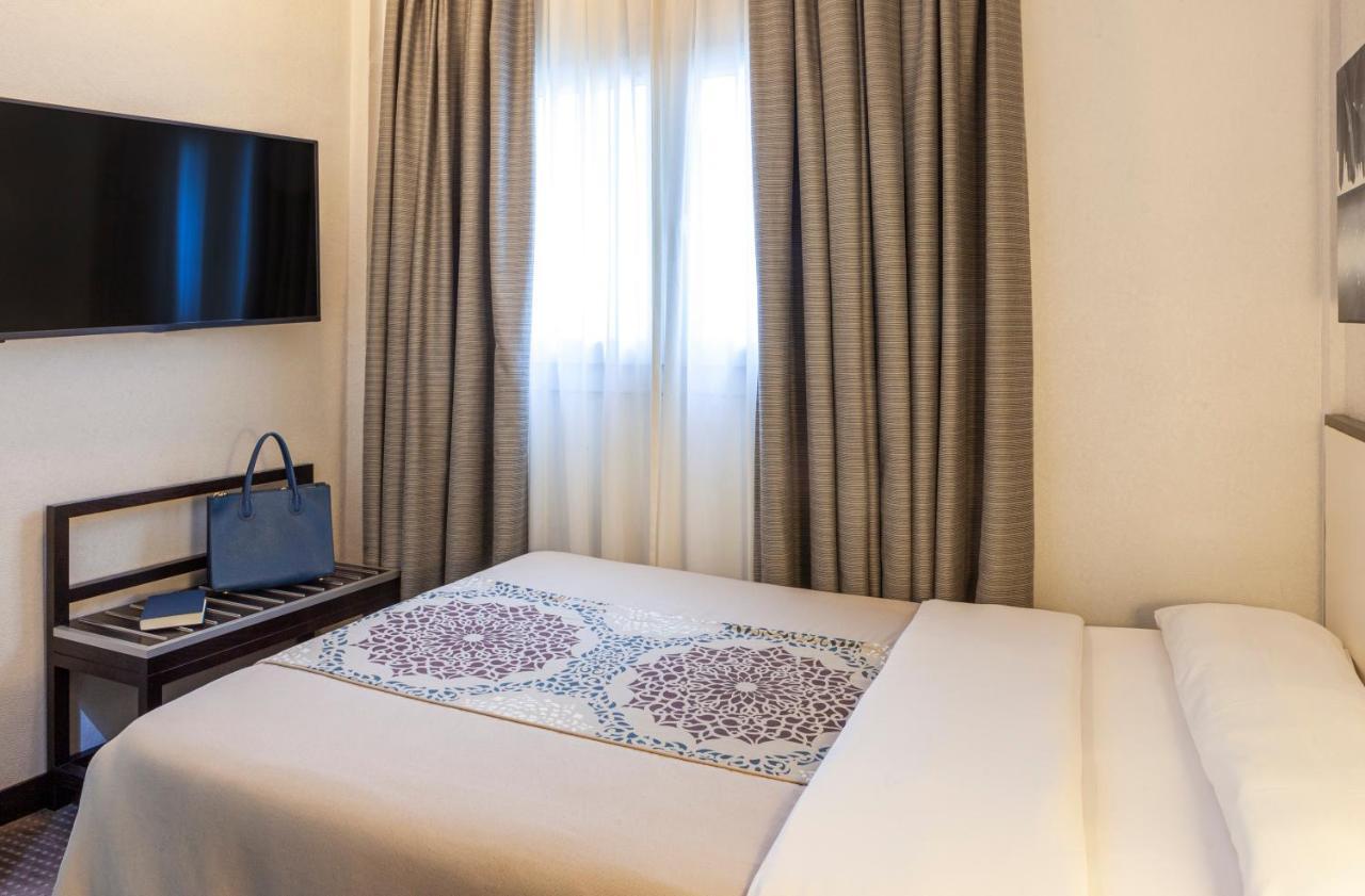 Single Room,1588046153:JPEG