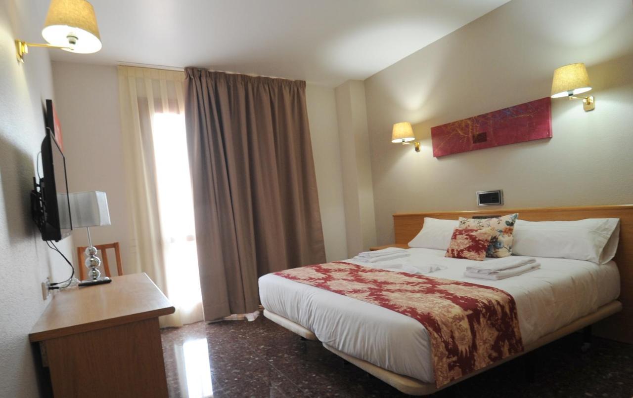 Standard Suite,1366905488:JPEG