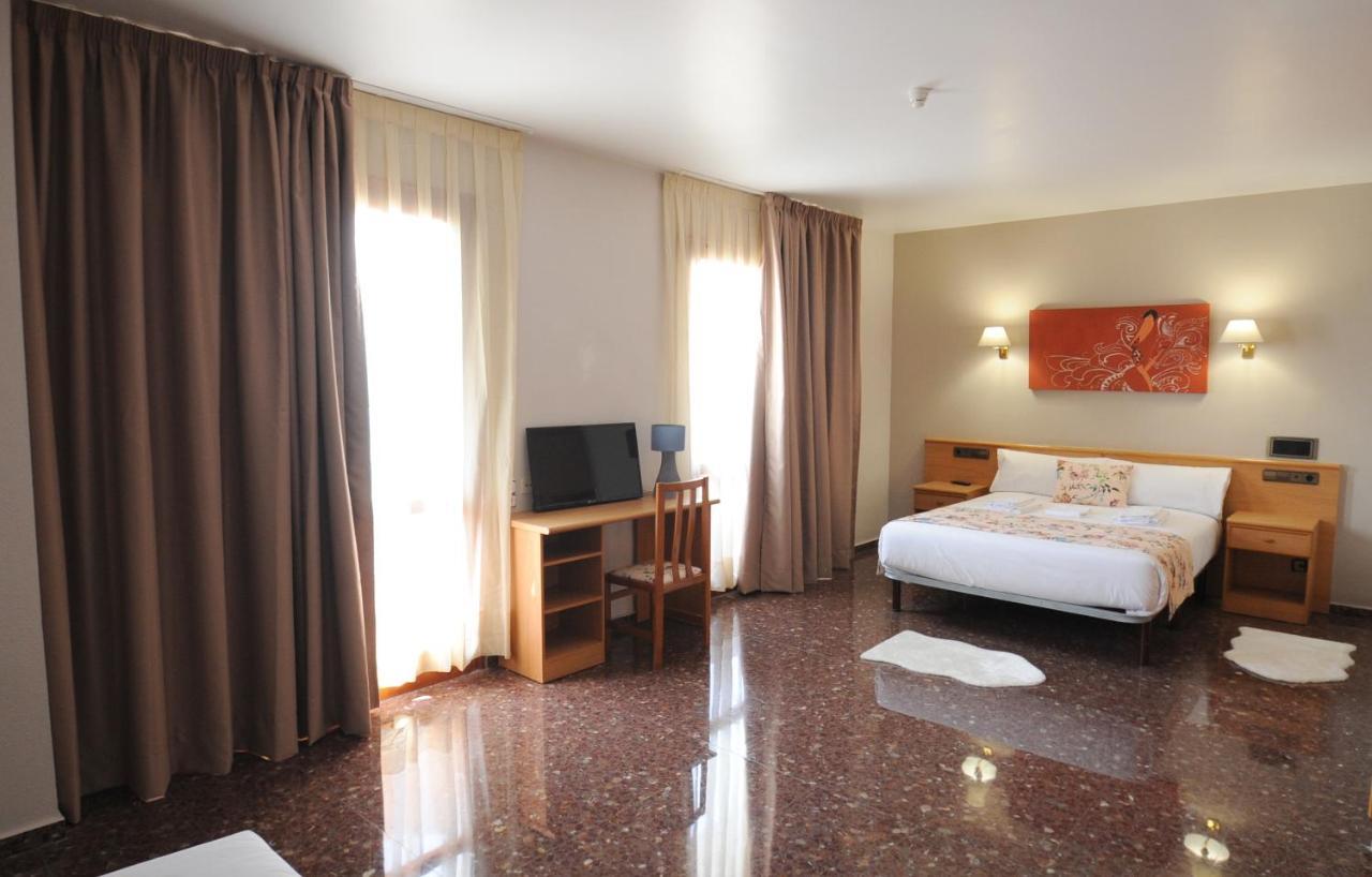 Basic Triple Room,1366436036:JPEG