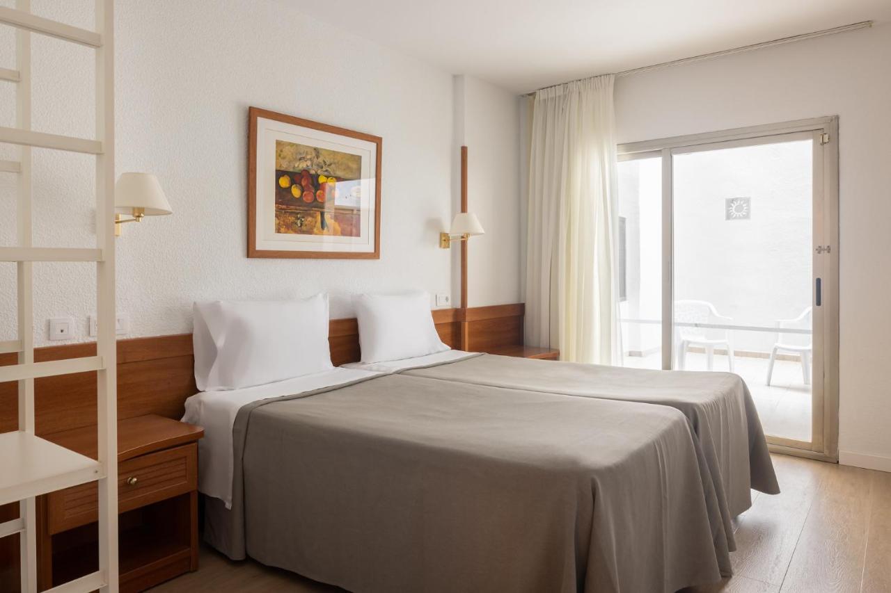Twin Room,1436493589:JPEG