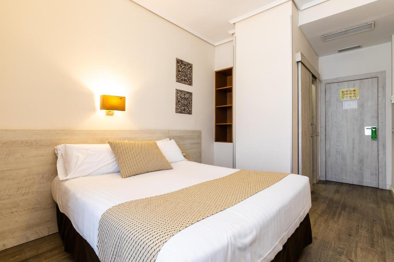 Double or Twin Room,1391900330:JPEG